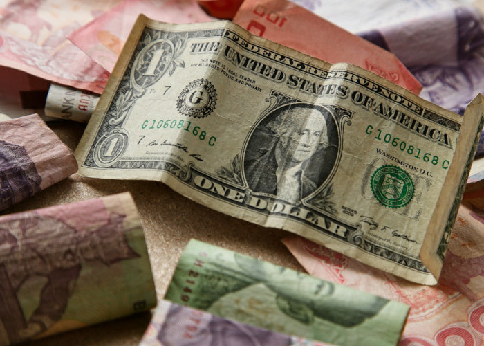 Kurs Dolar AS Hari Ini 18 April 2026 Stabil di Level Rp17 Ribu, Rupiah Masih Tertekan