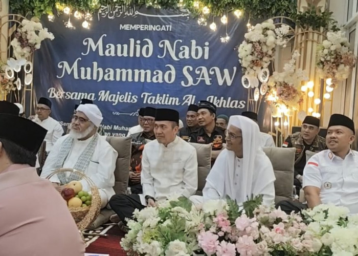 Wali Kota Palembang Ratu Dewa Hadiri Maulid Nabi di Kediaman Habib Amak Shahab 