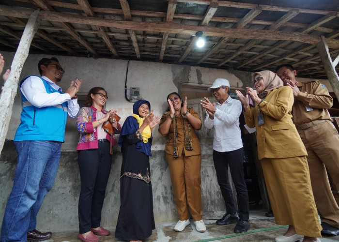 Light Up The Dream: PLN Nyalakan 33 Ribu Sambungan Gratis untuk Keluarga Kurang Mampu