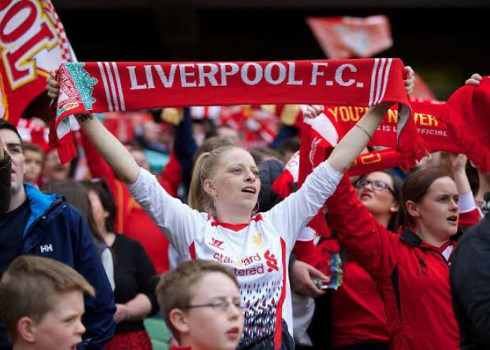 Liverpool FC: Merah, Menggema, dan Menakjubkan Sejarah Fenomenal Suporter (The Kop) 