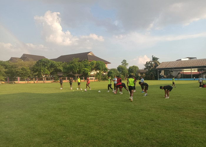 Duel Derby Sumsel, Budi Sudarsono Tekankan Pemain Untuk Berpikir Positif 