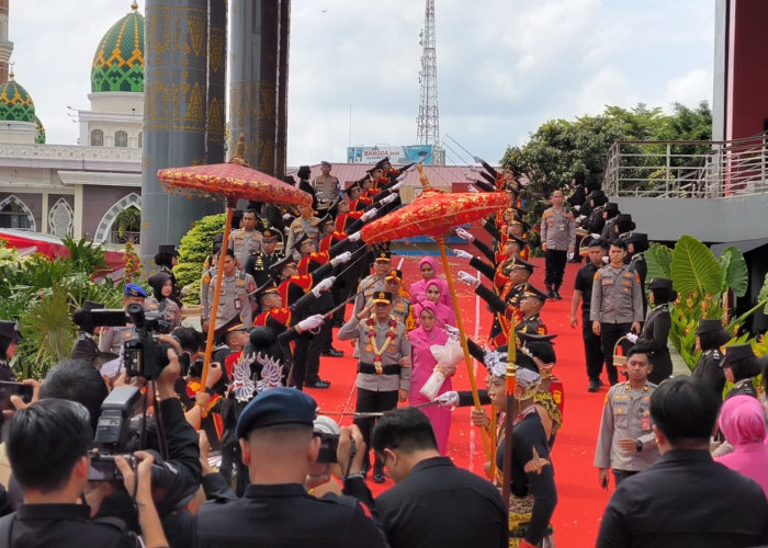 Irjen Pol Andi Rian Dilepas Pedang Pora di Polda Sumsel