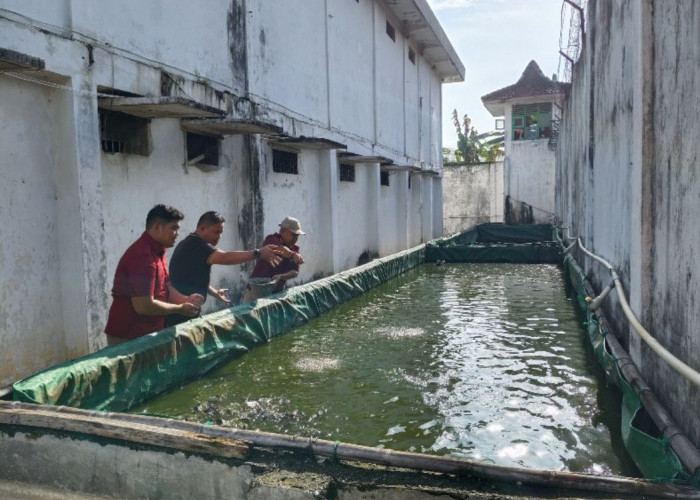 Wujudkan Program Ketahanan Pangan, Lapas Martapura Tebar 5000 Benih Ikan