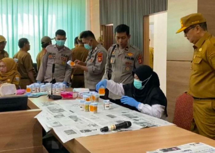 Kesbangpol Palembang Tes Urine Ratusan Pegawai Satpol PP dan DLH, Pastikan Tak Ada Penyalahgunaan Narkoba