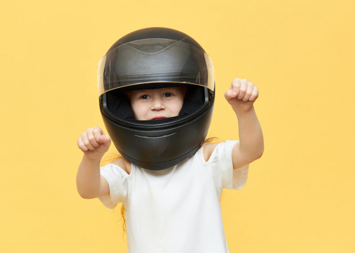 Ingin Berkendara Dengan Anak? Inilah 7 Hal Penting Bagi Pengendara Sepeda Motor Saat Membonceng Anak!