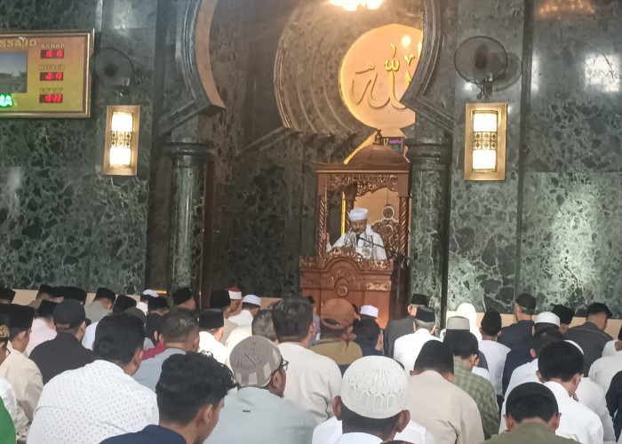 Hadiri Shalat Idul Fitri 1447 H di Masjid Darussa’id Palembang, Sekda Palembang Tekankan Mempererat Tali Silat