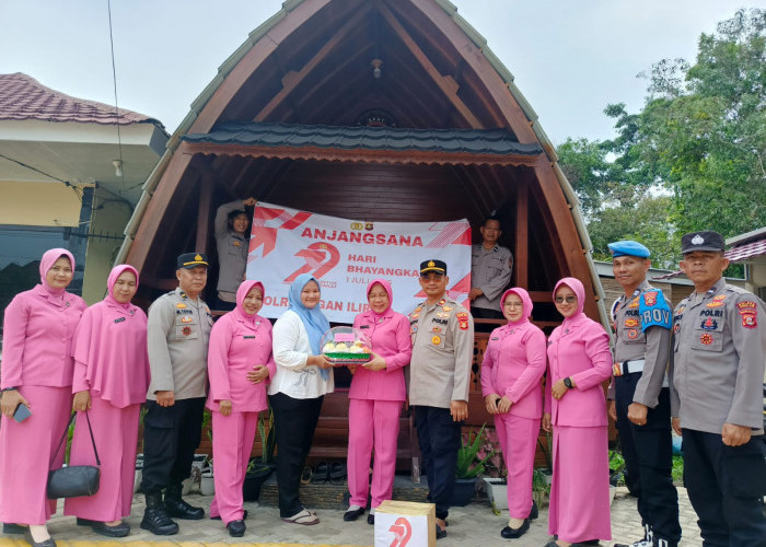 Anjangsana Hari Bhayangkara ke-79, Polsek Tanjung Batu Kunjungi Purnawirawan dan Warakawuri Polri