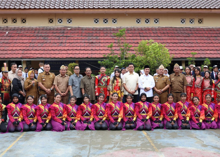 Ratu Dewa Beri Penghargaan atas Prestasi Nasional dan Internasional MB Cakrawala Spensa