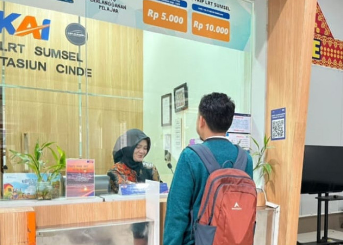 Peringati Hari Batik Nasional, Karyawan PT KAI Divre III Palembang Kenakan Busana Batik