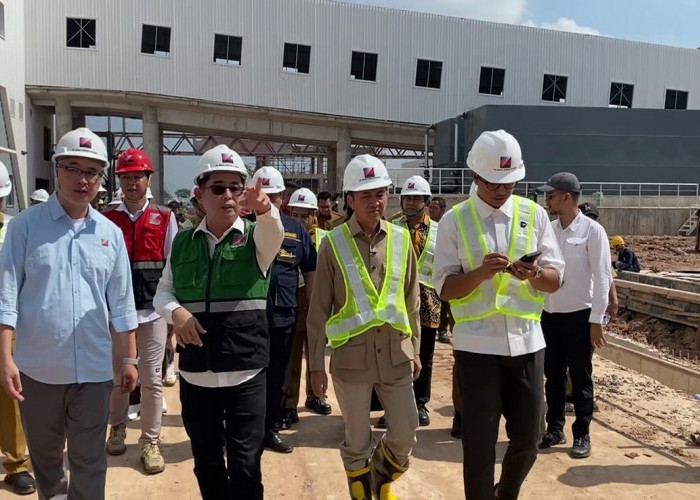 Wali kota Palembang bersama Danantara Tinjau Proyek PSEL Keramasan 