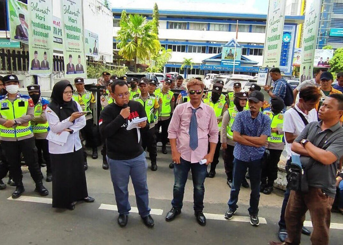 Datangi Dinas Pendidikan Sumatera Selatan, Massa Sampaikan 3 Tuntuan Terkait PPDB