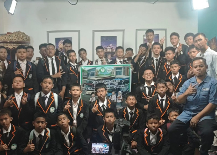 SMP IT Syajarul Quran Gelumbang Kenali Dunia Broadcasting di PALTV