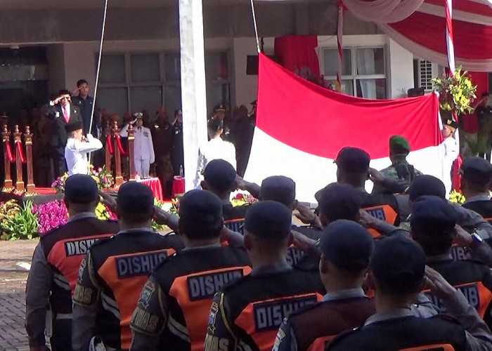 Pemkot Palembang Gelar Upacara Hari Pahlawan dan Beri Bantuan Veteran