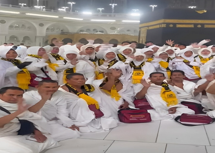 Umroh Pertama Holiday Angkasa Wisata Jambi Berjalan Lancar dan Penuh Haru