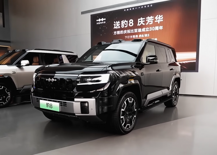 Fangchengbao B8 (Denza B8): SUV Offroad Mewah dari BYD yang Siap Menggoda Pasar Indonesia