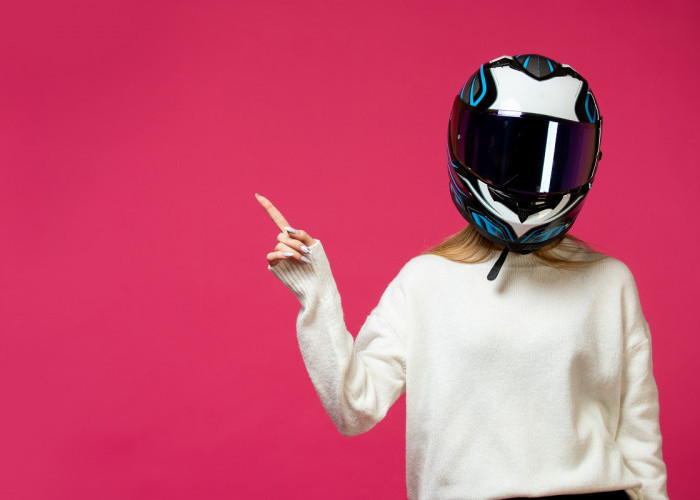 Helm Bau Keringat? Ini Cara Ampuh Membersihkannya agar Selalu Segar!