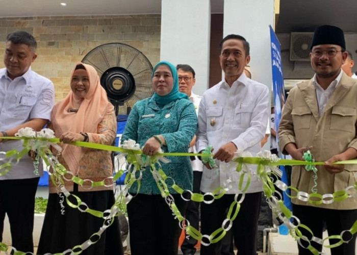 Walikota dan Wakil Walikota Palembang Buka Bazar Ramadan DWP kota Palembang