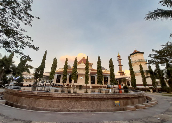 Keindahan Sejarah dan Arsitektur Masjid Agung Palembang, Warisan Kerajaan Kesultanan
