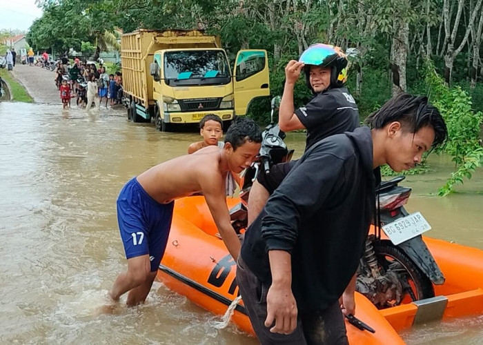 Warga Tuntut Harus Dibangun Jembatan untuk Atasi Banjir di Jalan Manggus Kota Pangkalan Balai