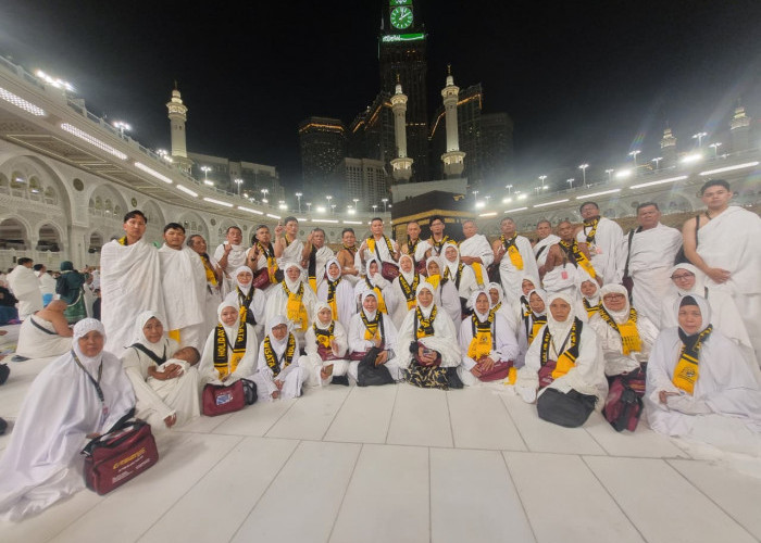 Air Mata Haru 433 Jemaah keberangkatan 28 Agustus  Saat Menyelesaikan Umroh Pertama di Tanah Suci