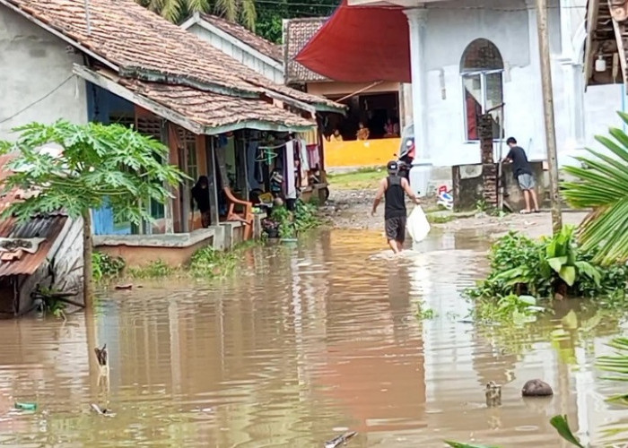 Puluhan Rumah di Kelurahan Kemelak Bindung Langit Terendam Banjir