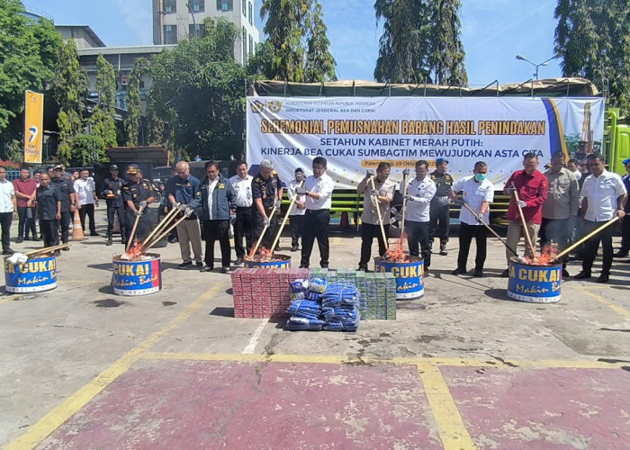 Bea Cukai Sumbagtim Musnahkan 29,8 Juta Batang Rokok dan 14 Ribu Liter Miras Ilegal Senilai Rp19,32 M