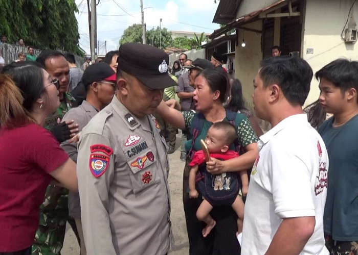 Keributan Warnai Pembongkaran Dinding Beton Penutup Jalan di Bukit Lama