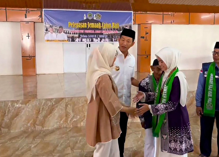 Bupati PALI Asgianto Melepas 31 Jemaah Calon Haji, Ini Pesannya!
