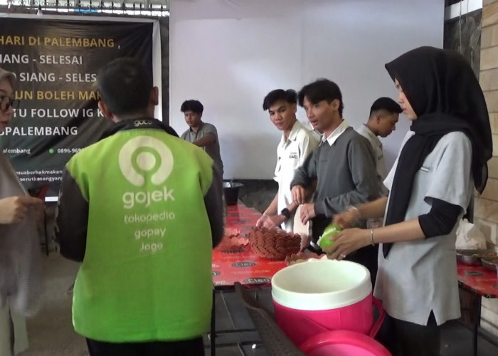 Sebagai Aksi Sosial, Sate Taichan Bagikan 200 Porsi Makan Gratis Setiap Hari 