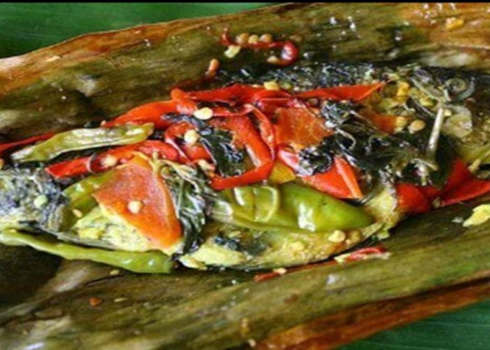 Mengenal Lepis Ikan, Kuliner Pepes Tradisional Khas Ogan Ilir