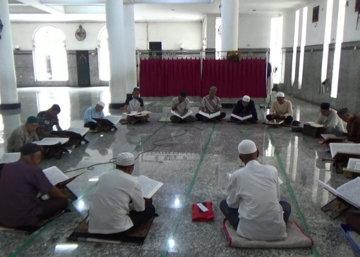 Selama Ramadhan, Masjid Agung Rutin Gelar Tadarus Qur'an