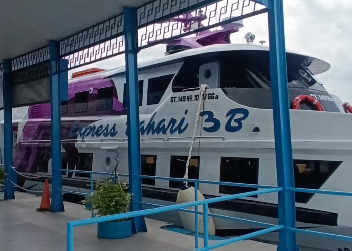 Kapal Express Bahari Gagal Berangkat, Penumpang Kecewa!