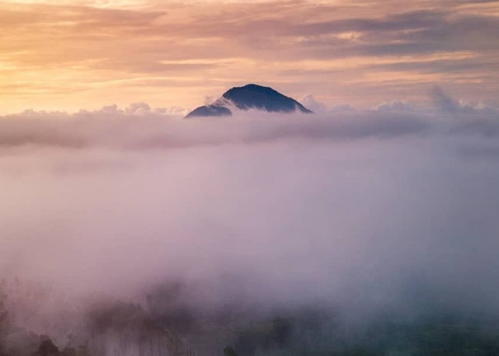 Pesona Gunung Sibuatan, Atap Negeri dari Sumatera Utara