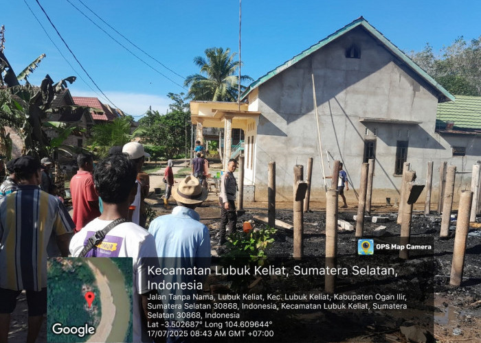 Ditinggal ke Kebun, Rumah Panggung di Lubuk Keliat Ludes Terbakar
