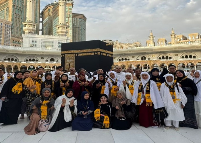 Tangis Haru Iringi 433 Jamaah Holiday Angkasa Wisata Saat Laksanakan Tawaf Wada