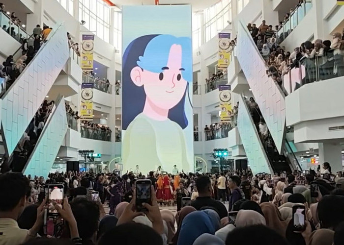 Pengunjung Heboh! Eskalator di PTC Mall Keluar Asap Saat Audisi Indonesia Menari