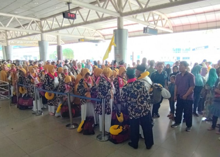 Umroh Terasa Pergi Haji di Holiday Angkasa Wisata Bandara Internasional Sultan Mahmud Badaruddin II Palembang