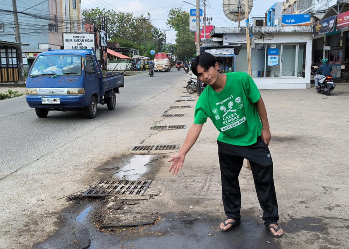 Diduga Mengantuk, Driver Taksol Tabrak Dua Gerobak