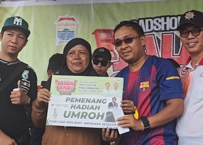Sorak Warga Menggema! Mery Jadi Pemenang Umroh Gratis Holiday Angkasa Wisata di HUT Palembang Ke 1343
