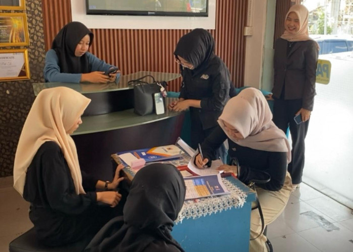 Para Peserta Antusias Registrasi Ulang Semifinal Audisi Presenter PALTV