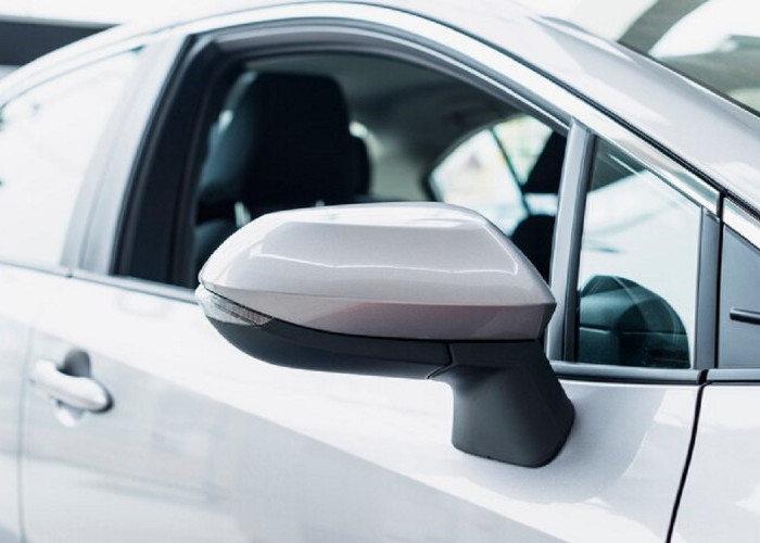 Memastikan Keselamatan Berkendara: Tips Langkah Mudah untuk Mengatur Kaca Spion Mobil dengan Benar