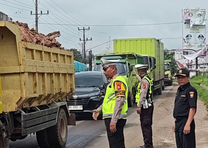 H-1 Natal, Arus Kendaraan di Jalur Palembang–Betung Meningkat, Sejumlah Titik Sempat Macet