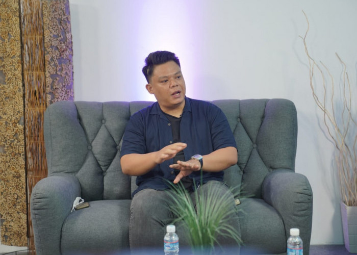 Pemuda Inovatif, Iyan Muhazan Membawa Konsep Unik Menikmati Kopi ke Dalam Pasar 16 Ilir Palembang