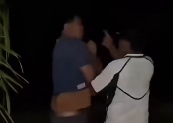 Heboh ! Diduga Selingkuh, Oknum BPD Panang Jaya Digerebek Mertua Tengah malam