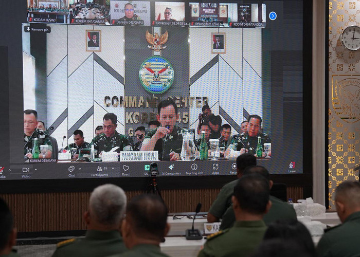 Pangdam II/Sriwijaya Mayjen TNI Ujang Darwis Beri Pengarahan kepada Dansat dan Kabalak
