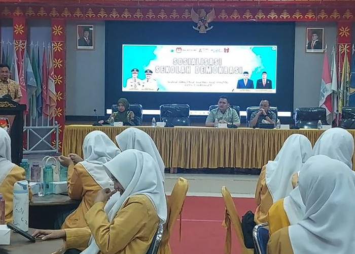 Kesbangpol Palembang Sosialisasi Sekolah Demokrasi 2025 Bersama SMA Muhammadiyah 1 Palembang