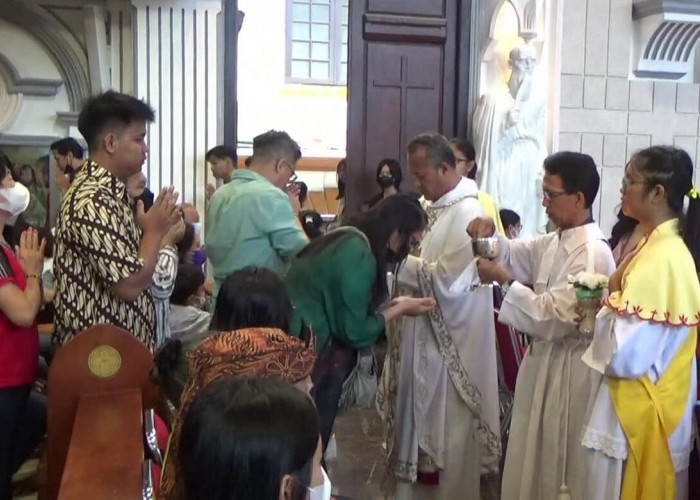 Pada Momen Natal, Uskup Agung Palembang ‘Haramkan’ Golput bagi Umat Katolik pada Pemilu 2024