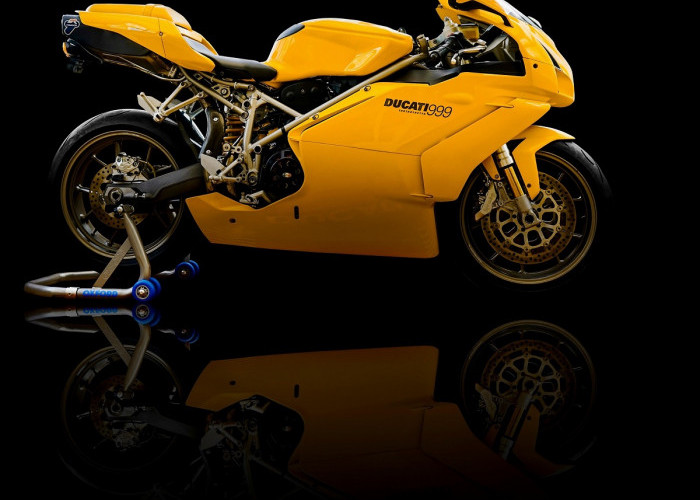 Motor Sport Ducati Warna Kuning, Tampil Berani dan Makin Mencuri Perhatian