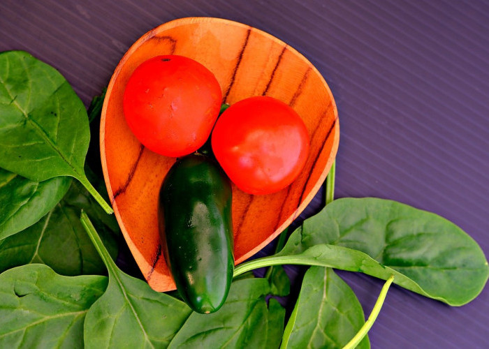 Resep Cara Masak Tumis Bayam Tomat, Baik untuk Kesehatan