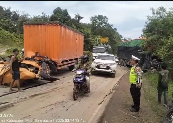 Kecelakaan Maut di Jalintim Tungkal Jaya, Dua Orang Tewas, Arus Palembang–Jambi Macet Panjang